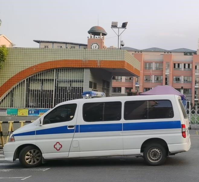 普兰救护车出租护送骨折病人一公里多少钱